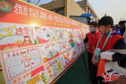 赵雅芝的3个儿子：长子47岁次子44岁，小儿子37岁，个个让她骄傲